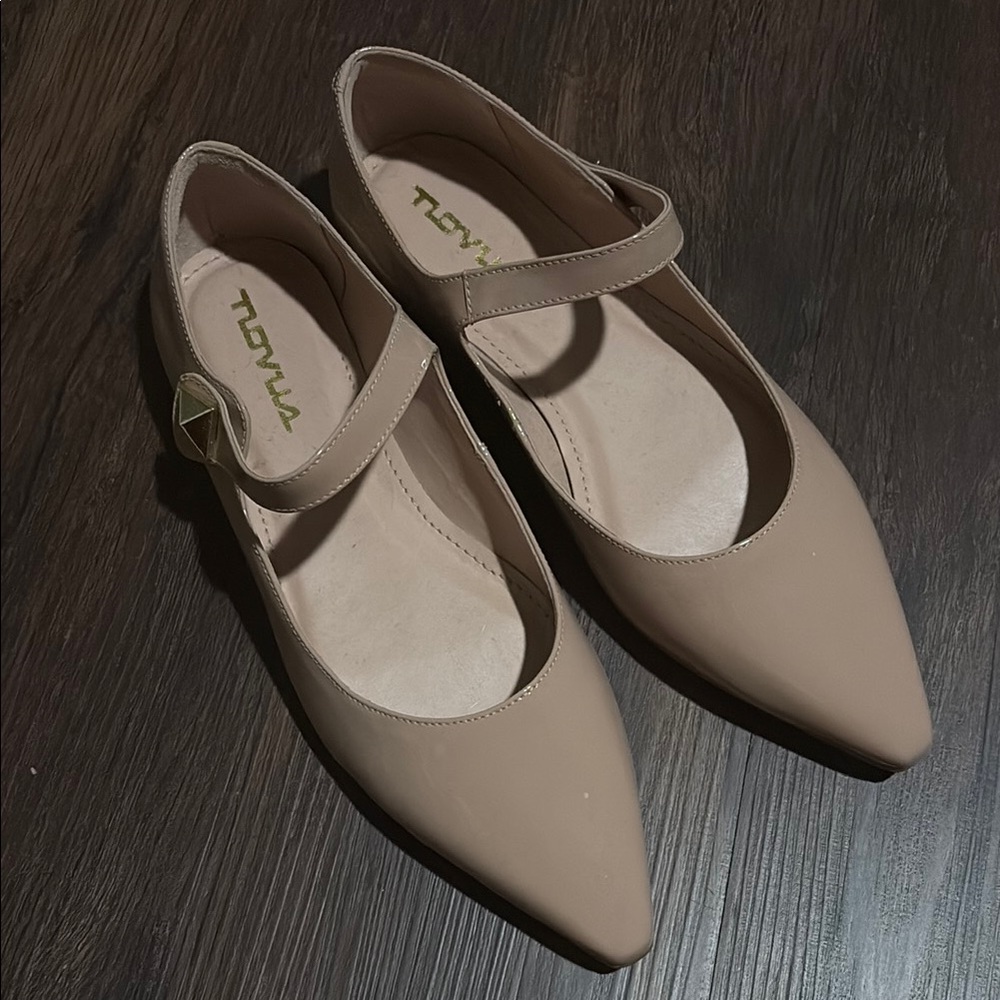 Women's Tan Mary Jane Shoes